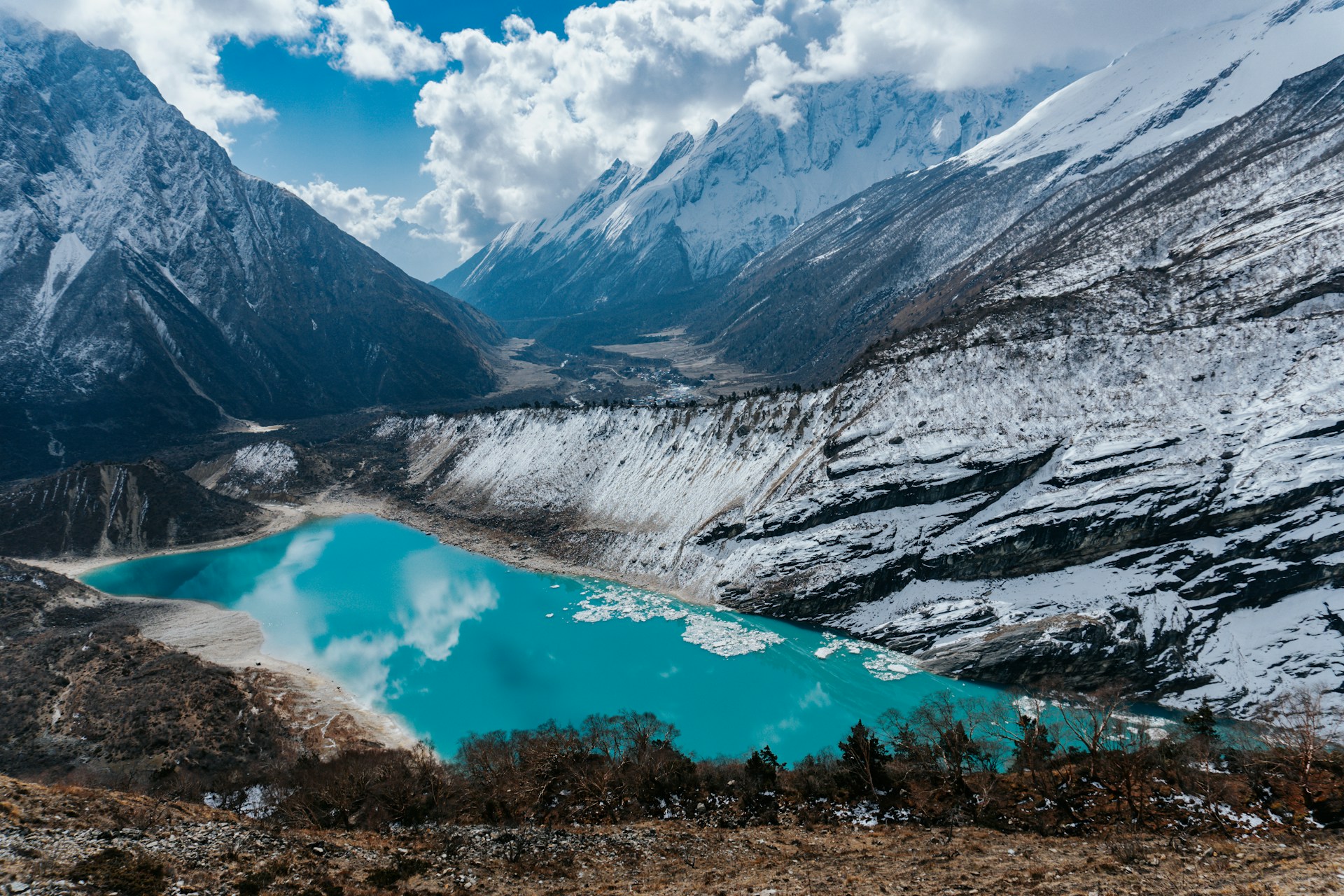 Manaslu Circuit Trek – 15 Days